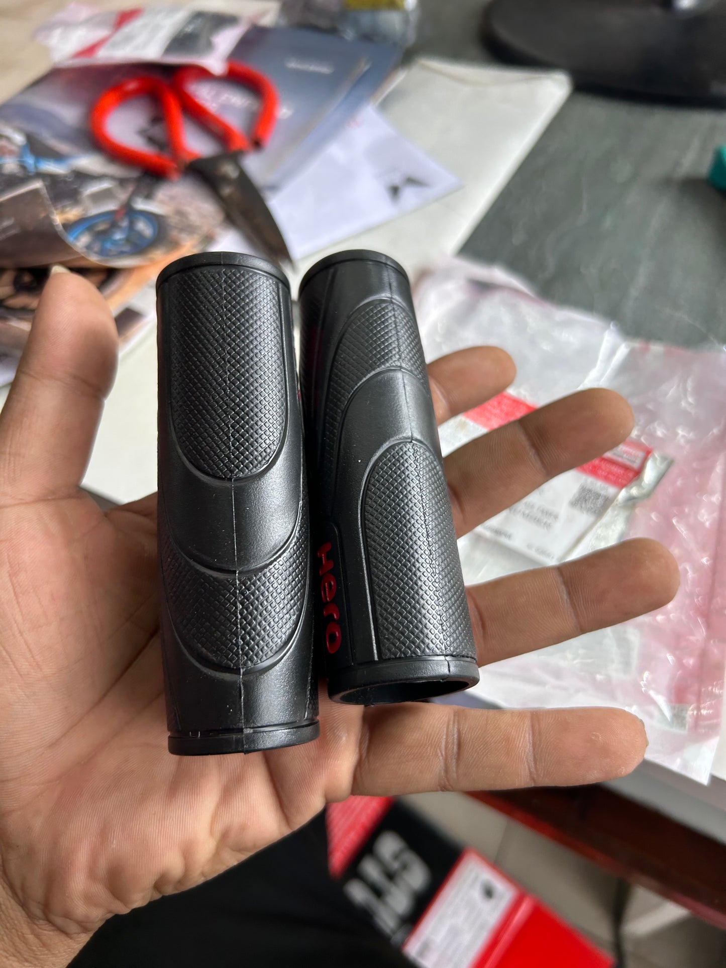 Grip cover cap for Hero M/CS 99620AAM201S