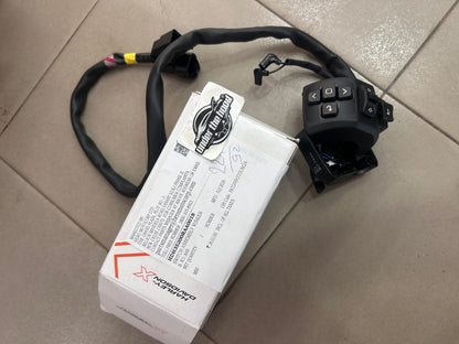 Harley-Davidson X440 / 440X (Sept.,2023) Genuine Switch Assembly Winker – HDH35200RAA001S – Left Handlebar Indicator / Horn Switch Cluster (OEM)