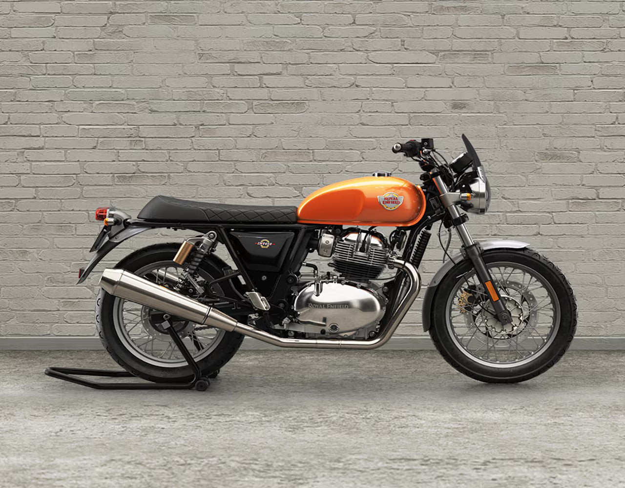 Interceptor 650 fitted with 1990414 tall windscreen