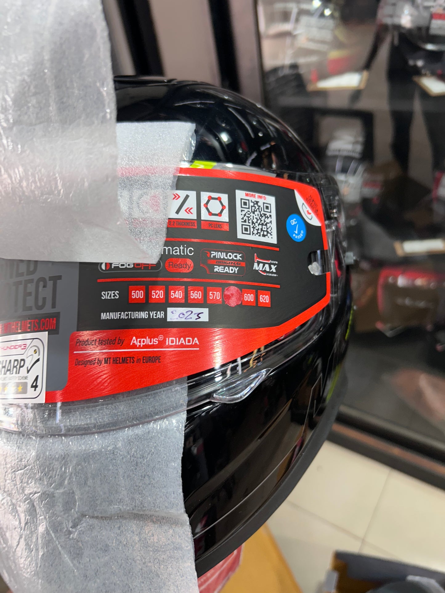 MT Thunder 3 Pro Gloss Black Helmet