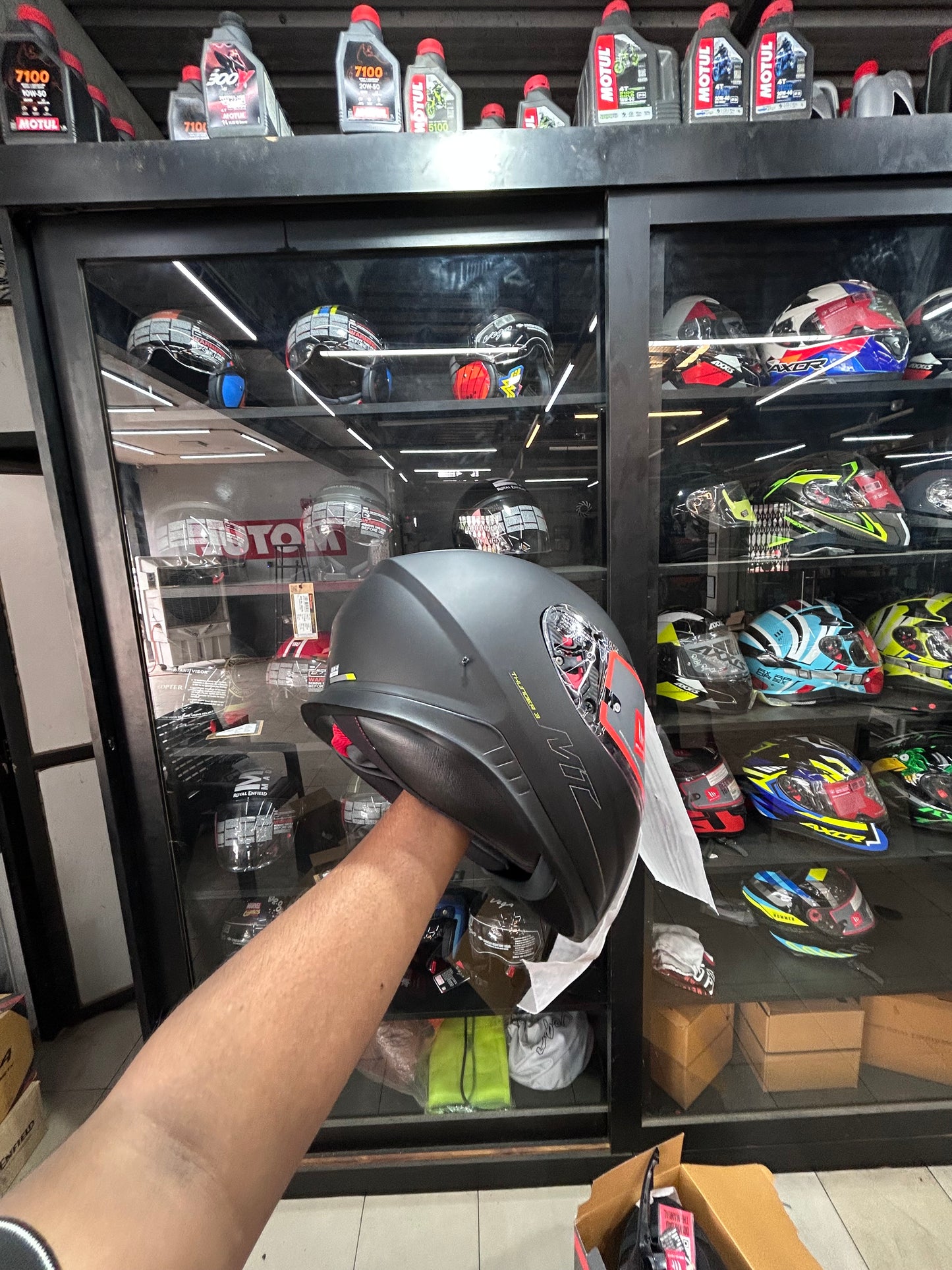 MT Thunder 3 Pro Matt Black Helmet with Aerodynamic DRS Design