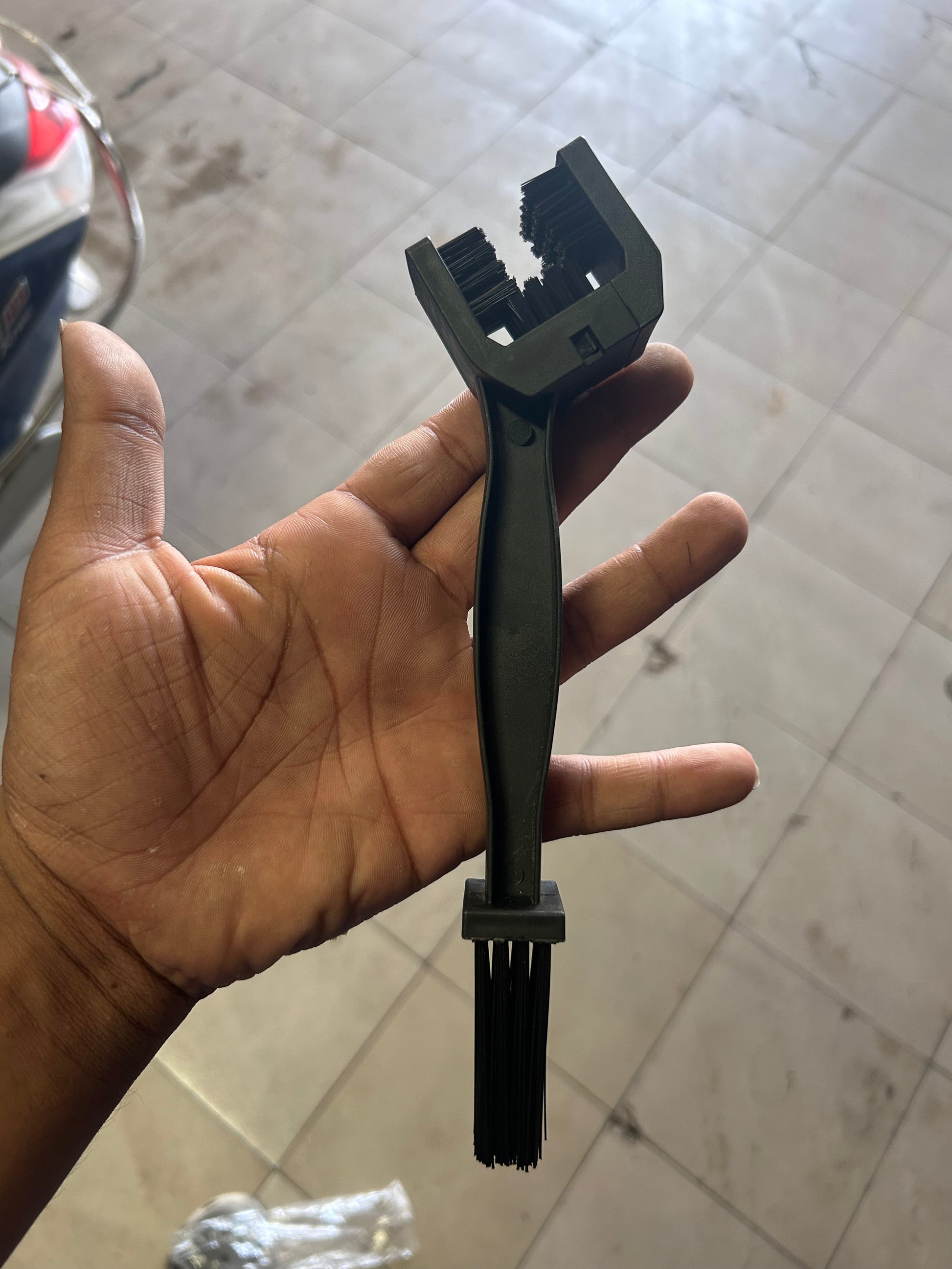 Motorcycle maintenance chain cleaning brush kit