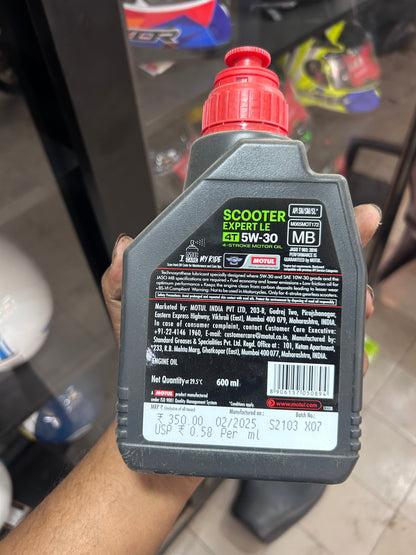 Motul Scooter Expert LE 10W30 Engine Oil – 800ml & 600ml Pack for Automatic Scooters

