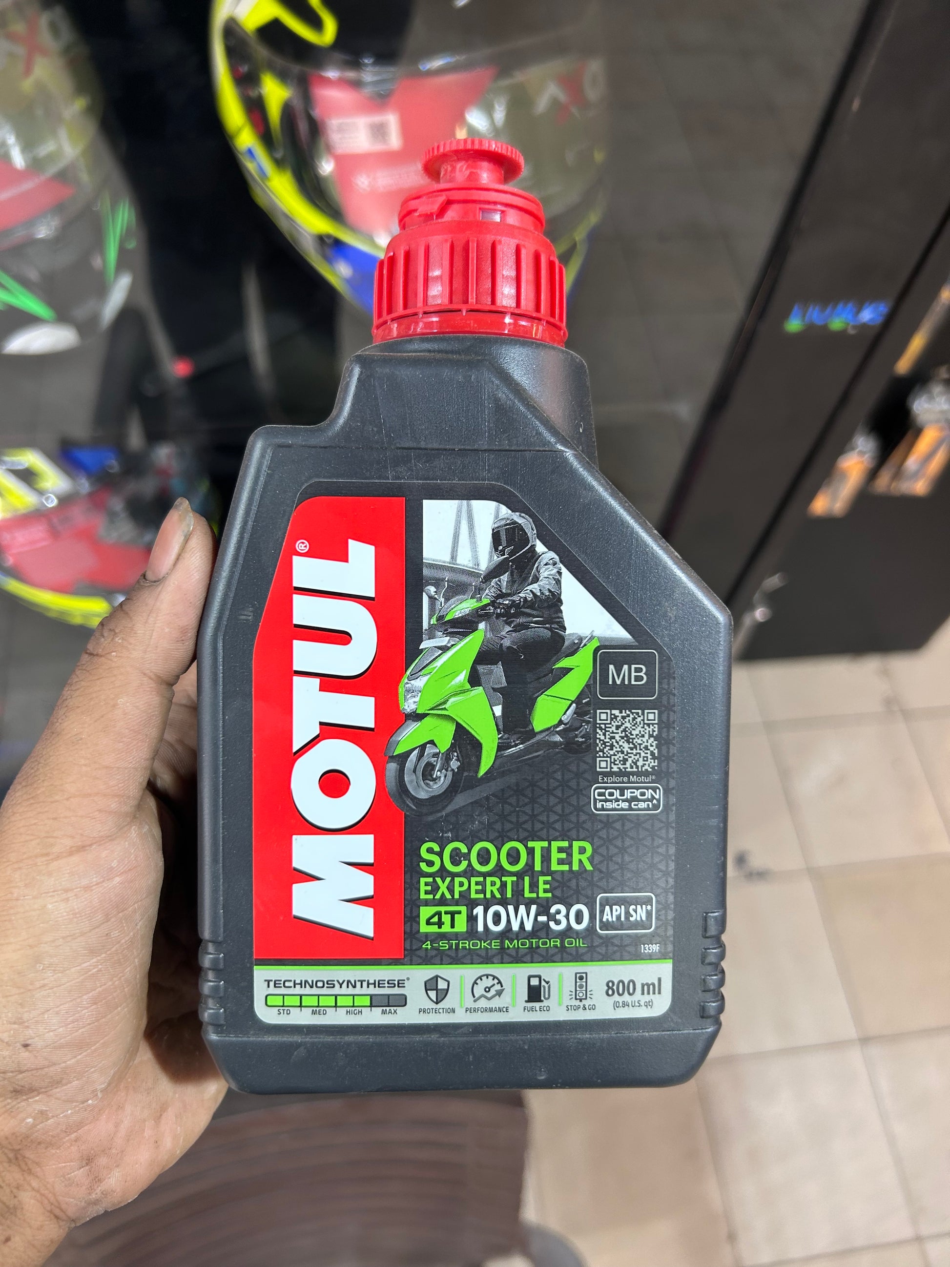 Motul Scooter Expert LE 10W30 Engine Oil – 800ml & 600ml Pack for Automatic Scooters

