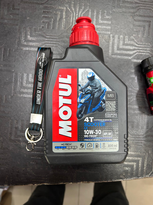Motul Scooter LE 10W-30 4T Engine Oil (HC-Tech) – 800 ml
