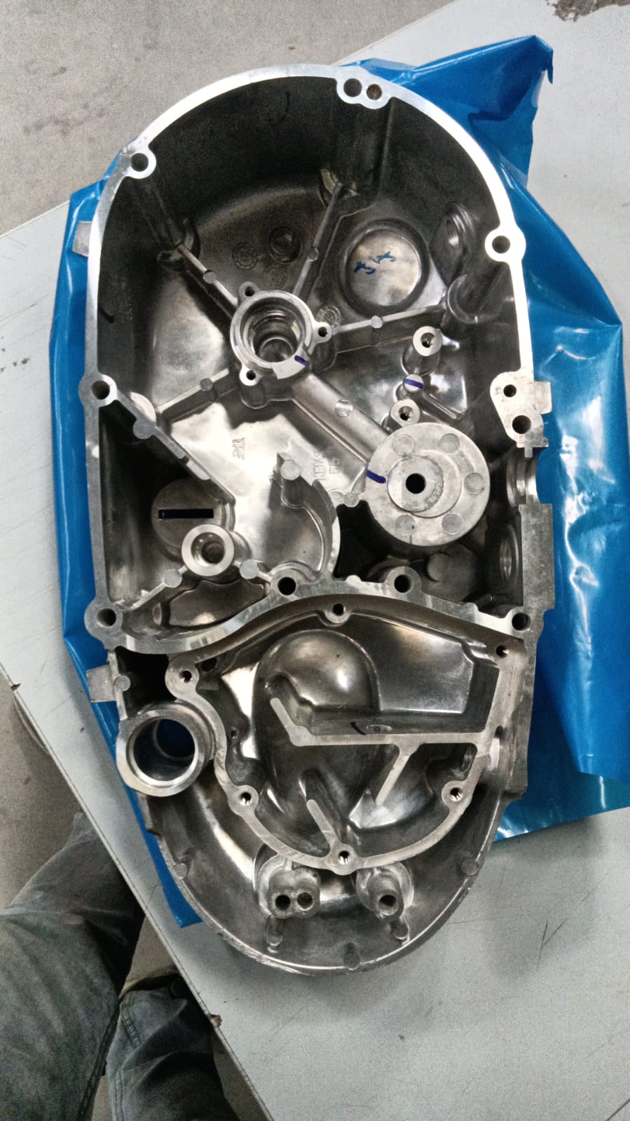 Genuine Royal Enfield 861037 polished RH crankcase cover for GT 535