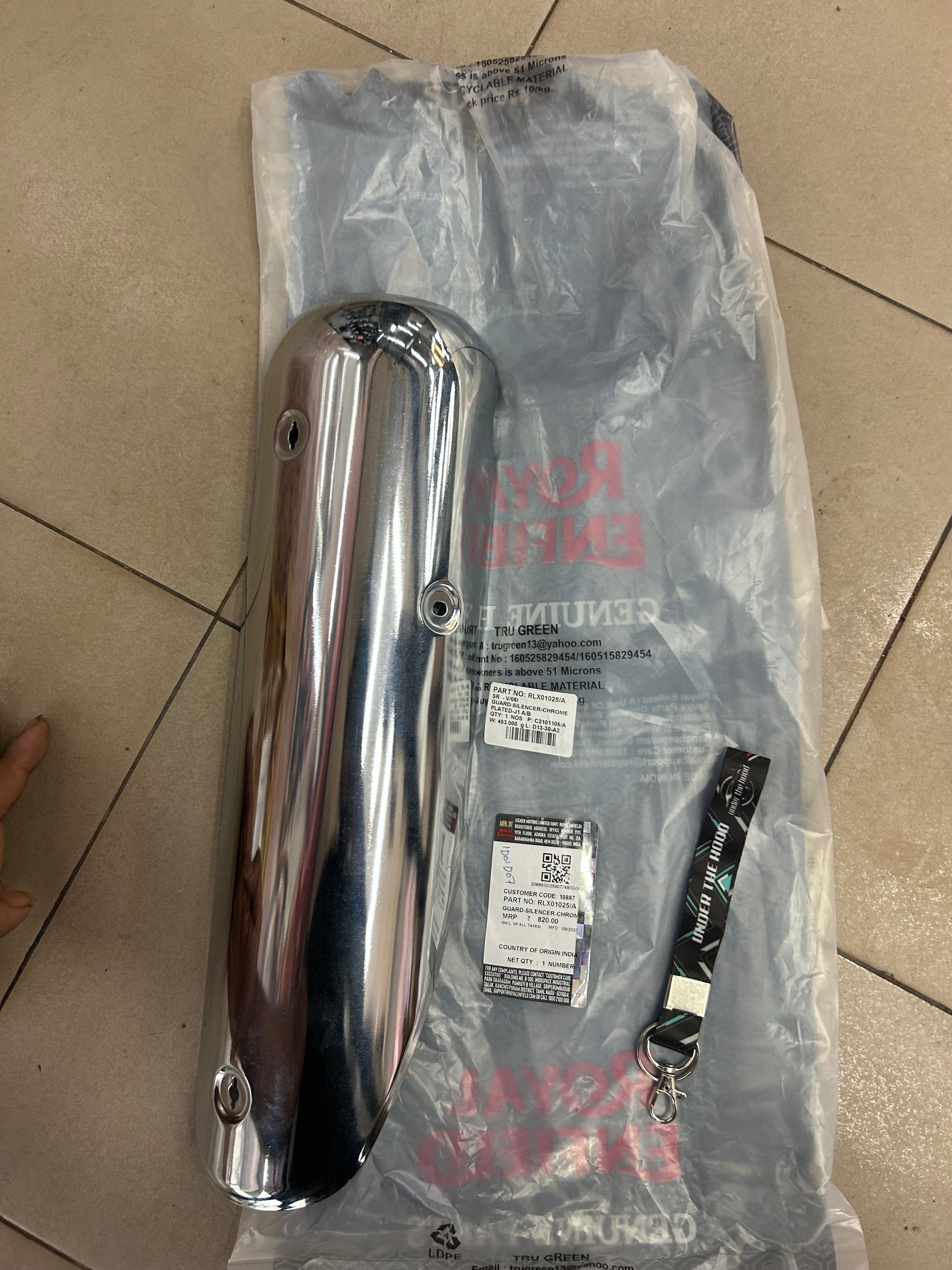 OE chrome heat shield RLX01025/A mounted on Classic 350