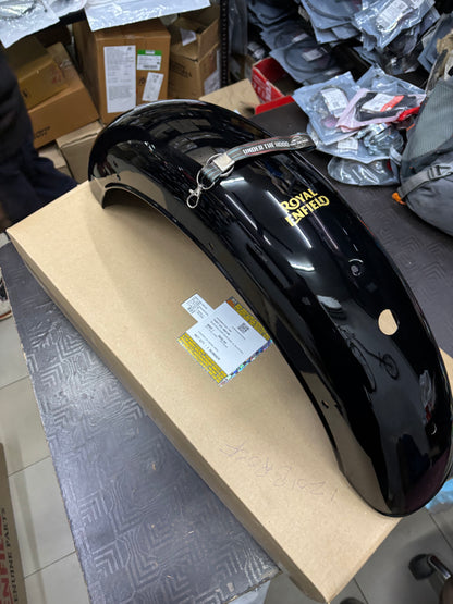 RE 866146 REAR MUD.COMP.W/STICKER -CL BLACK BVI – rear mudguard