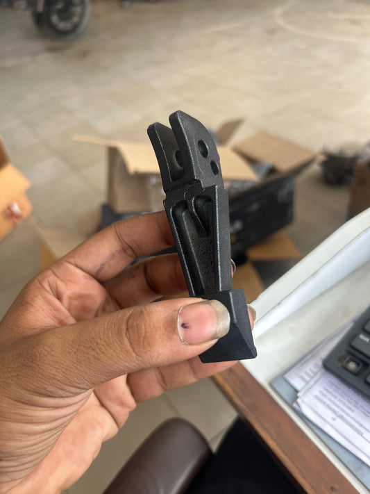 “Royal Enfield 890084 LH pillion footpeg matt black Himalayan 410 Euro4 OEM”