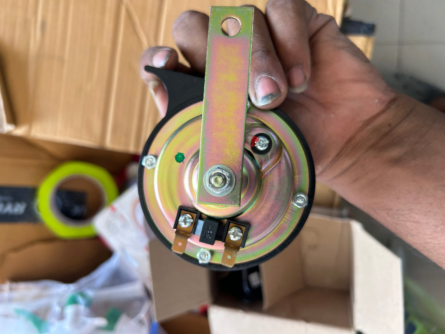 Roots Windtone dual horn 12V (high+low). Compact, clear and reliable horn upgrade for Royal Enfield, bikes & cars.