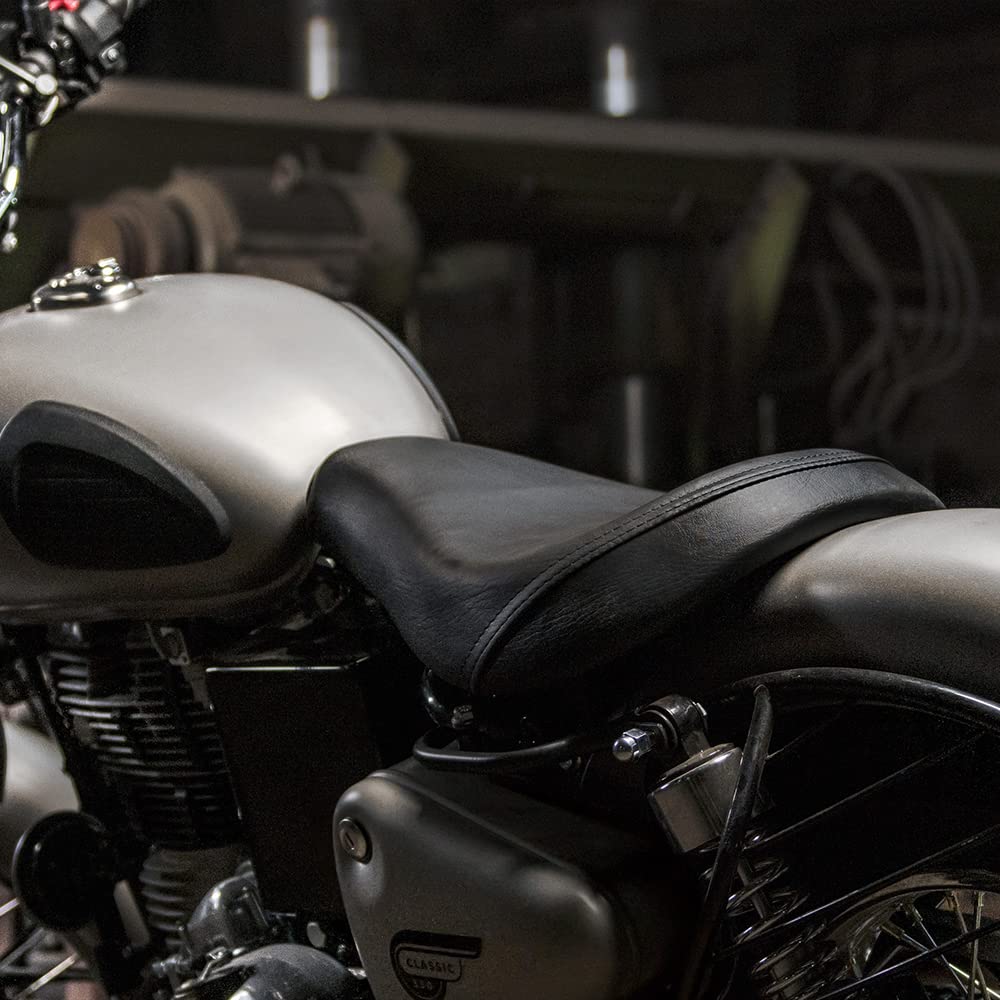 1990703 Black Low Ride Rider Seat close-up upholstery