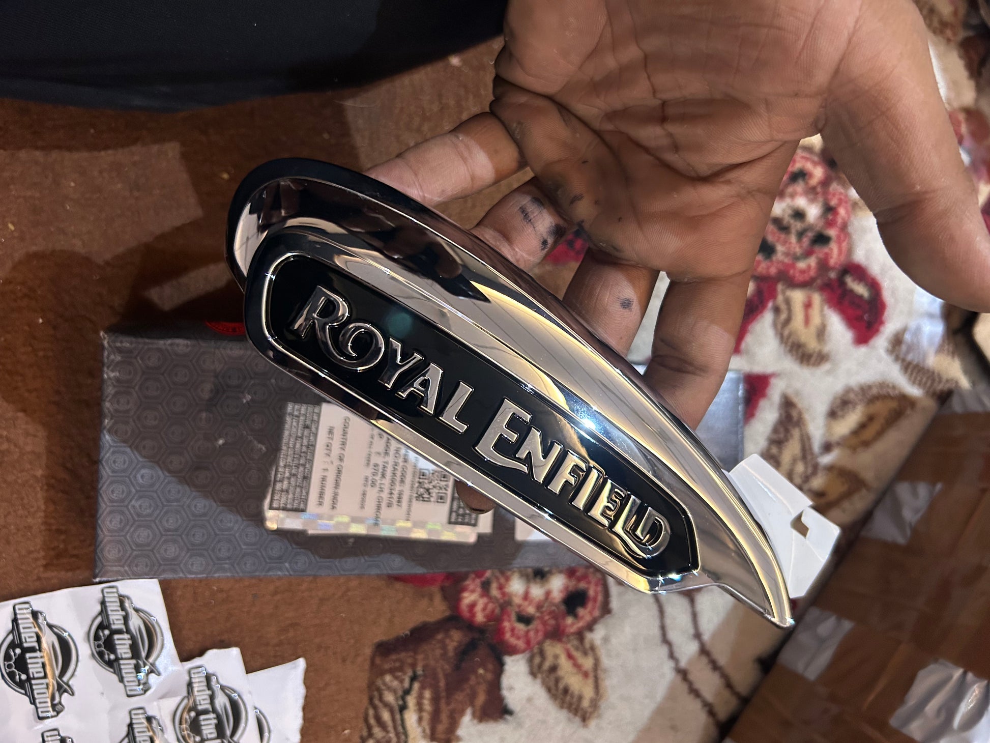 Royal Enfield Meteor 350 left tank emblem (RAK00341/B)