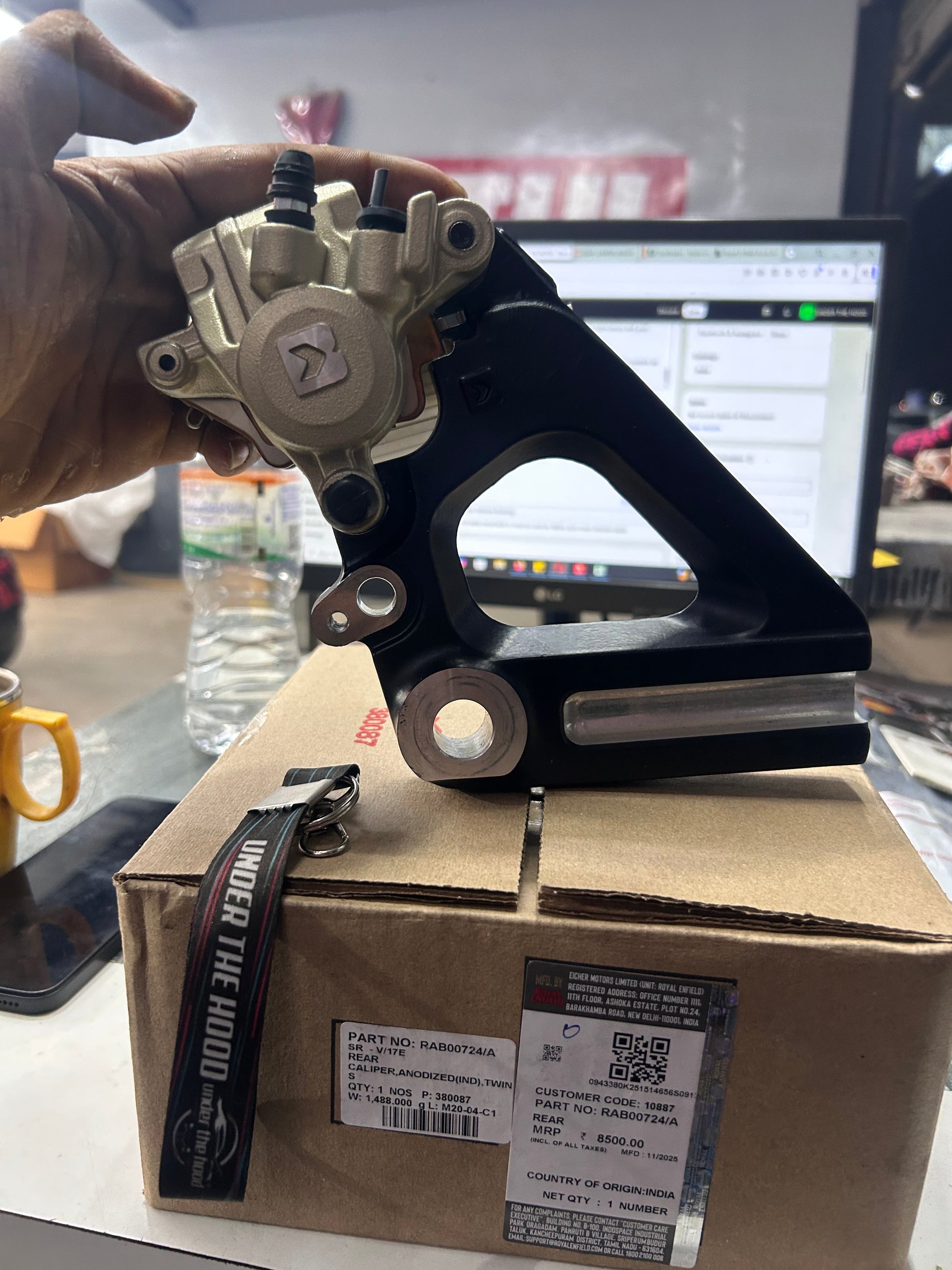 Royal Enfield RAB00724/A rear brake caliper (anodized) for GT 650 Twins