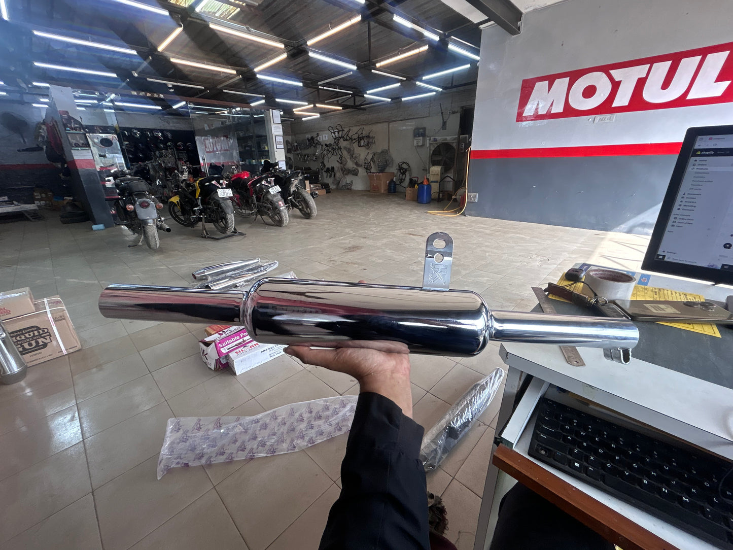 HK Indori without plate silencer Bullet Standard 350 UCE – chrome aftermarket exhaust