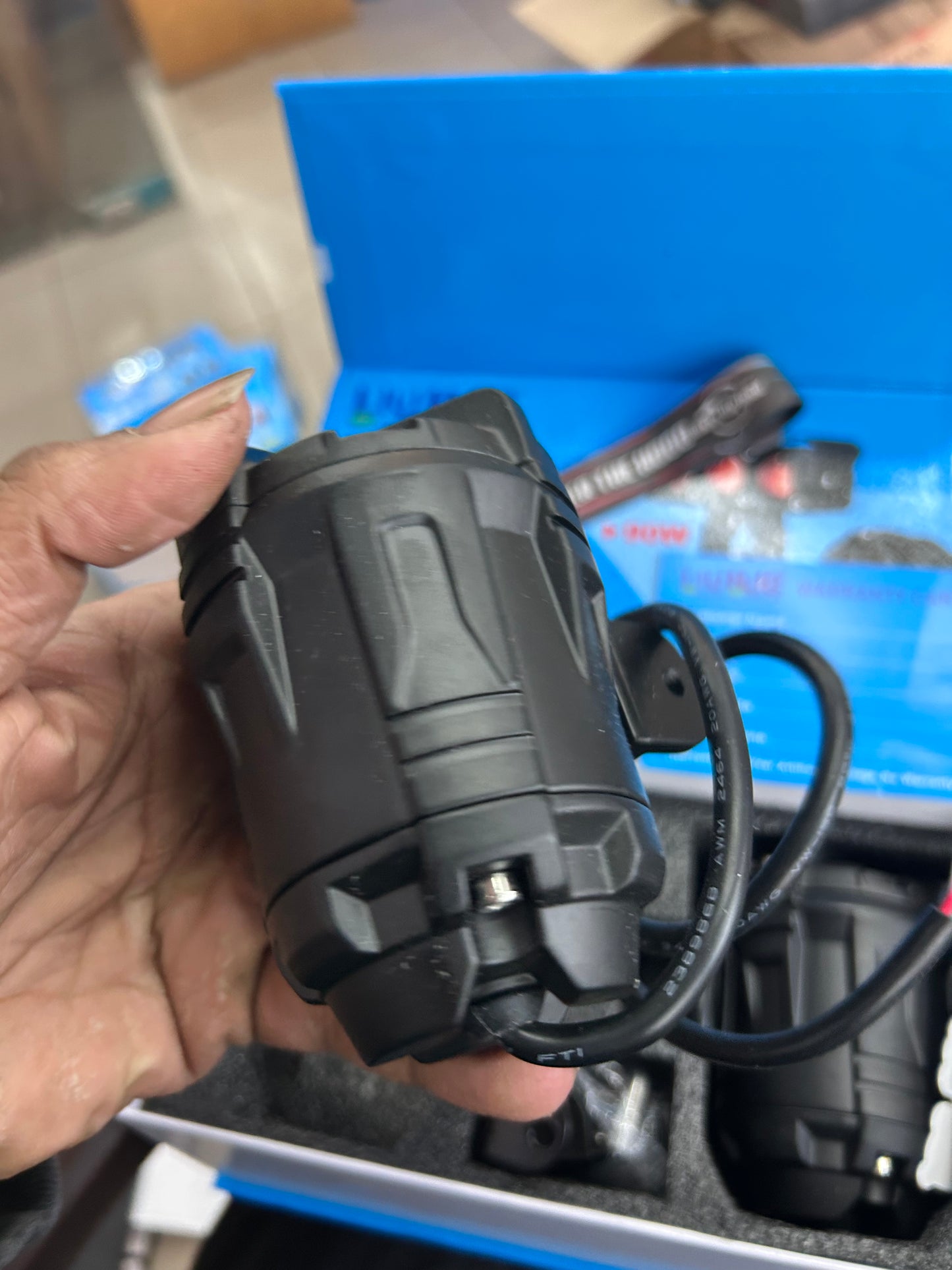 Universal LIU HJG Y-Lens projector fog light pair kit: White/Yellow + Strobe/Devil Eye, harness & switch included, wide beam, IP67 rated.