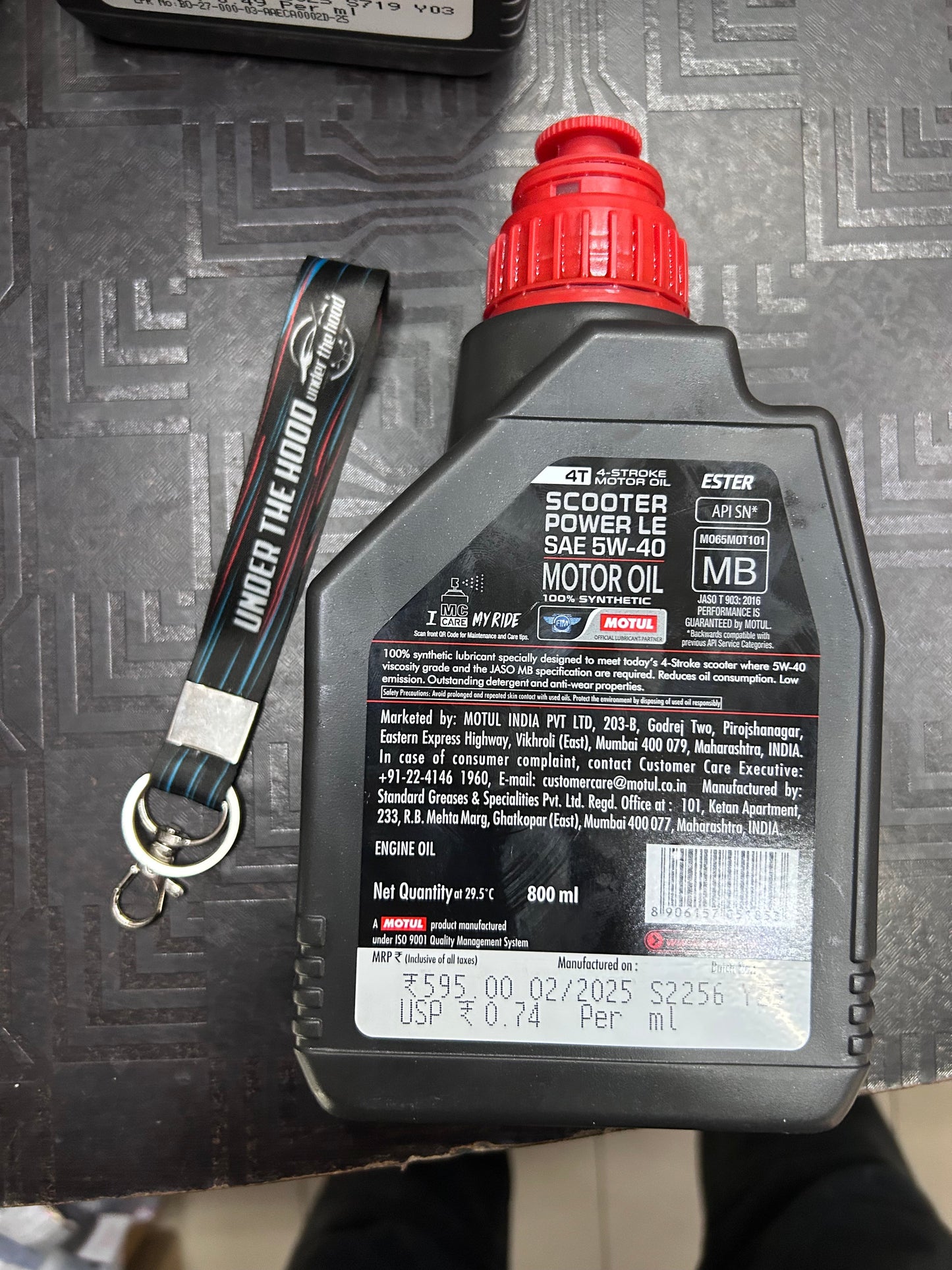 Motul Scooter Power LE 4T 5W-40 (800ml) fully synthetic scooter oil. JASO MB, smooth city performance