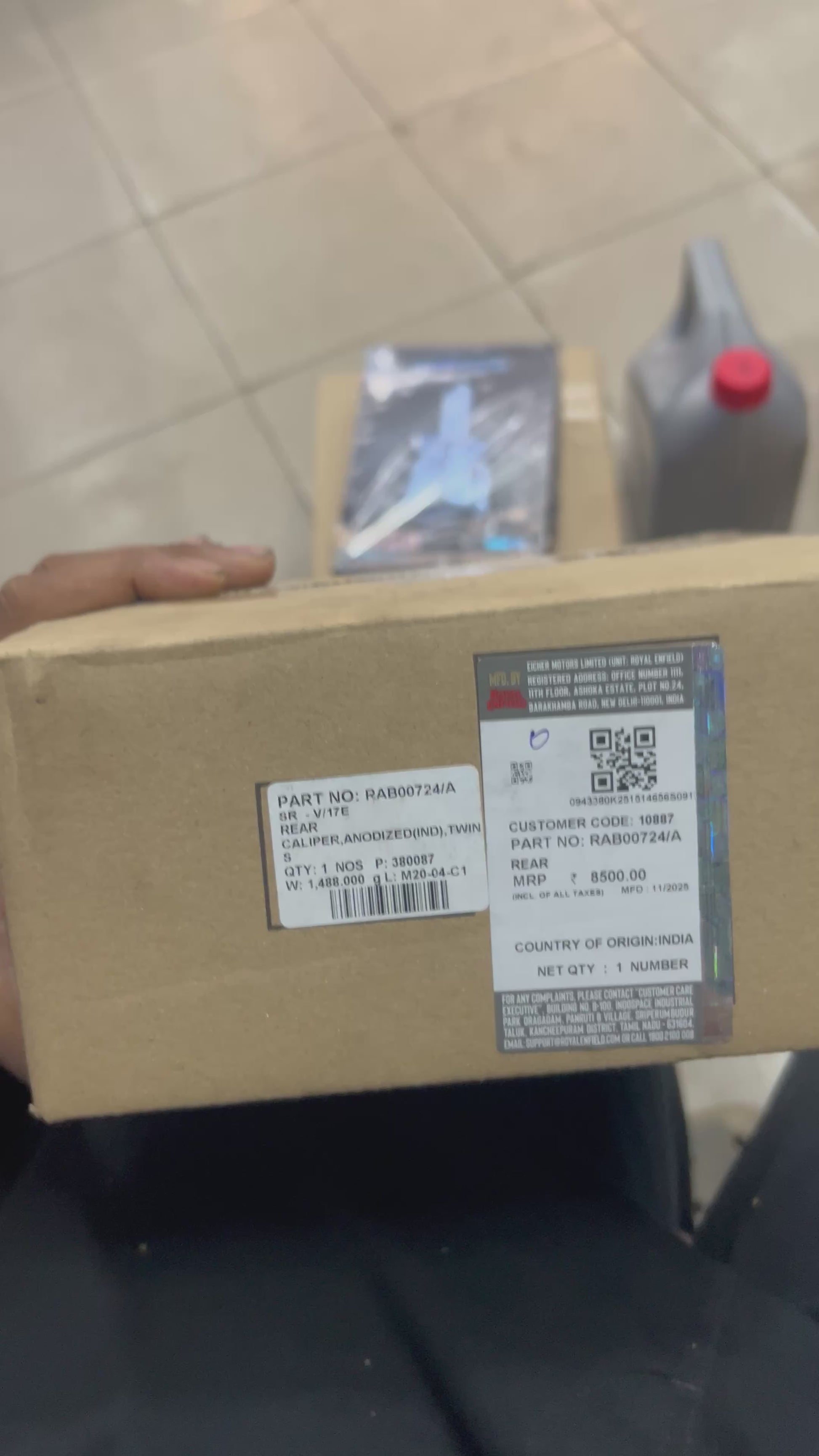 Royal Enfield RAB00724/A – Rear Brake Caliper Assembly (Anodized, TWINS) for gt650 BSVI – Genuine OEM ABS Caliper